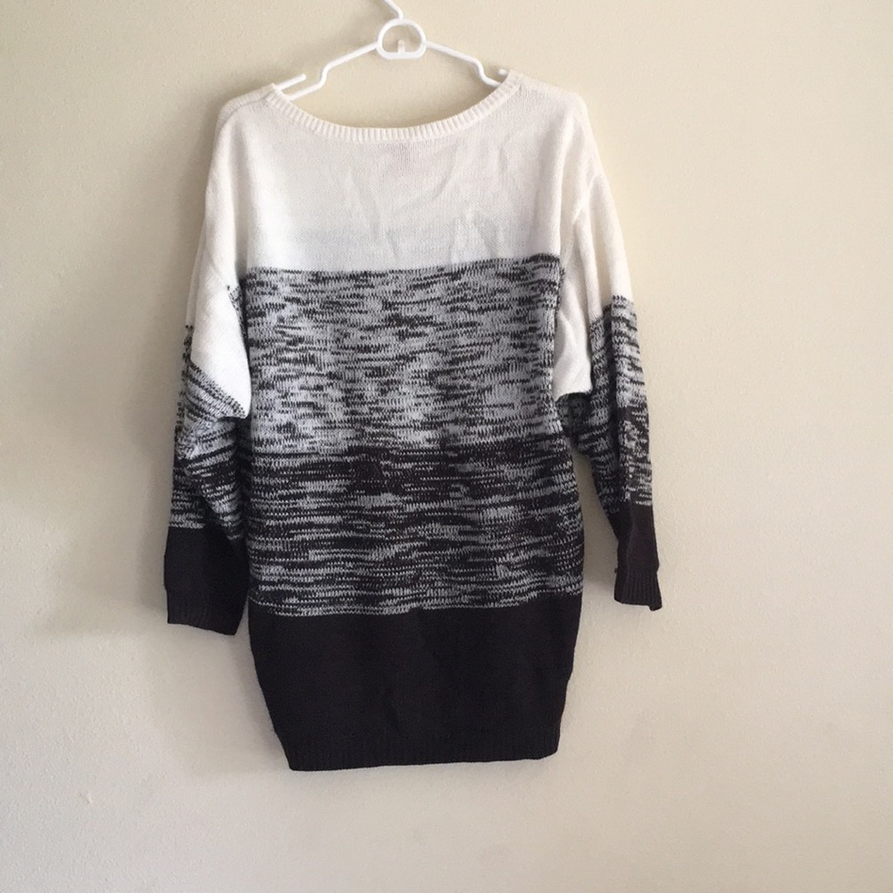 Oversized Sweater. - Picture 2 of 3